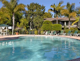 Ramada Limited Hotel Goleta Exterior photo